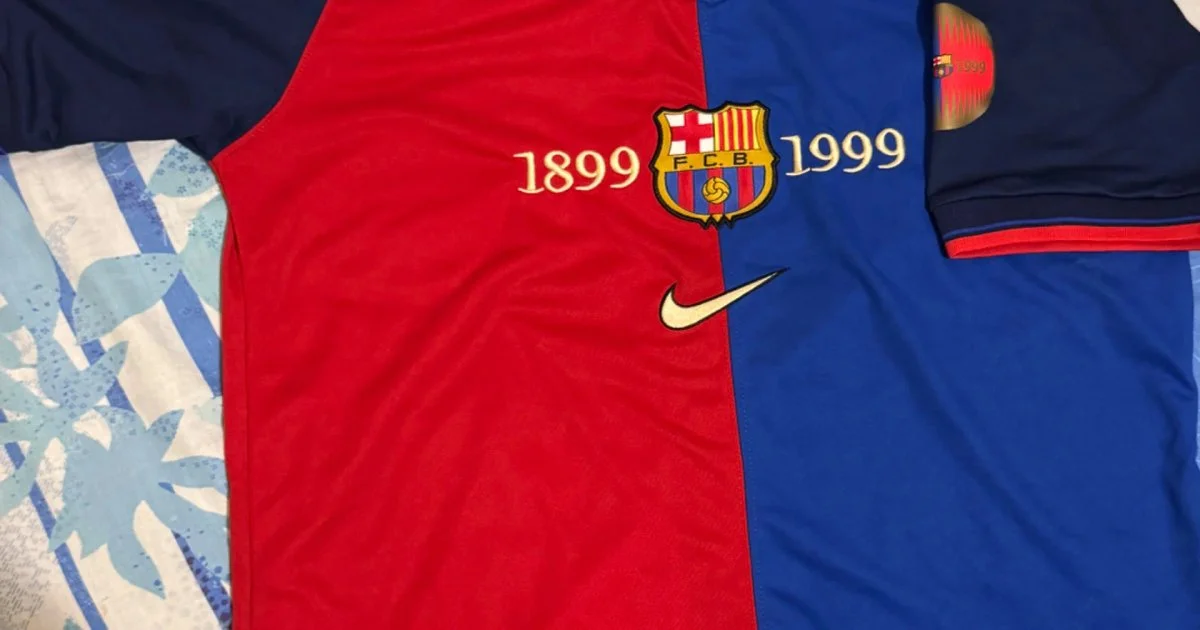 Men Barcelona retro jersey