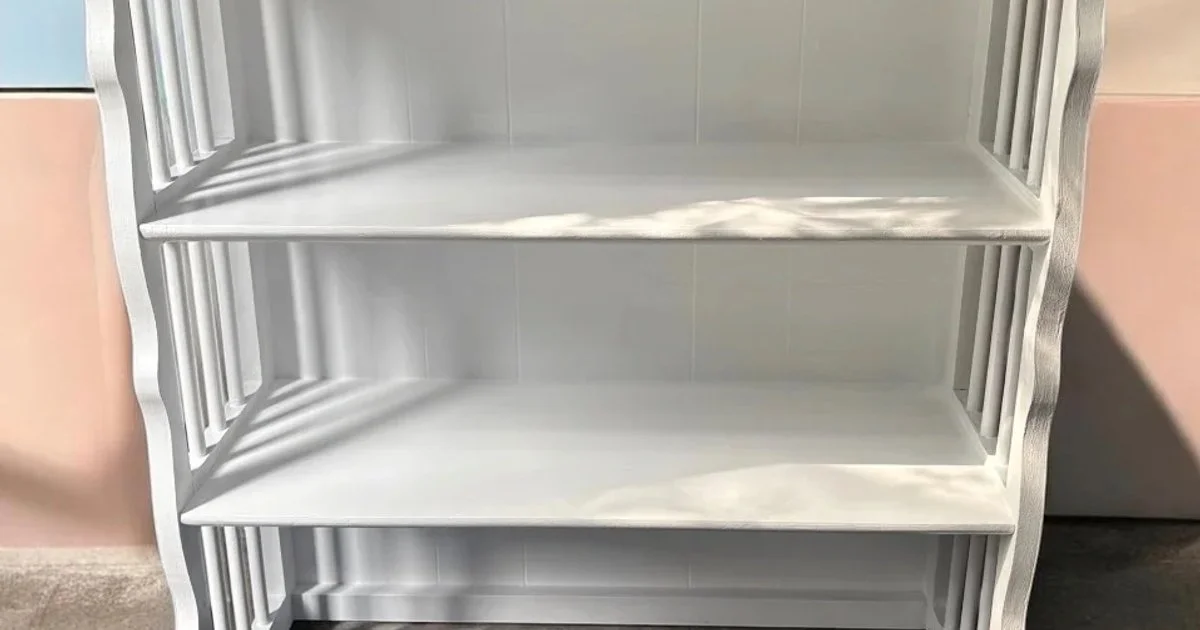 3-tier Standing or Table Top White Wooden Scalloped Bookshelf